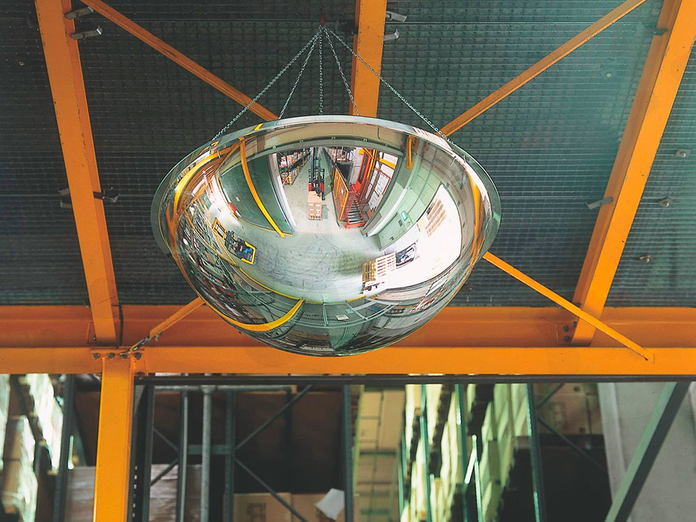 Colgante de cielo sobre pasillo